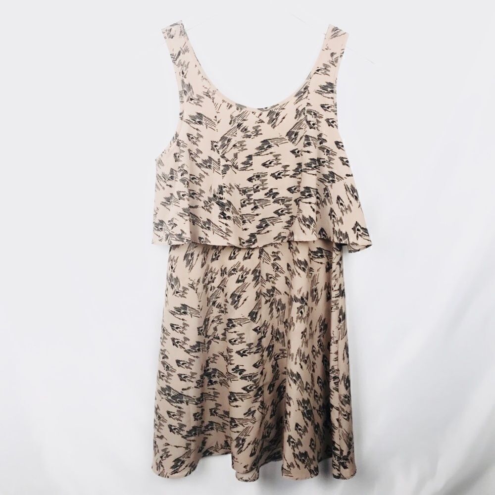 BCBGENERATION Trendy abstract print dress.